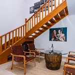Casa Familia Villa