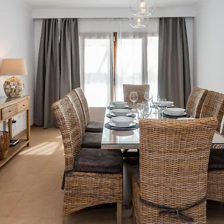 Casa Familia Villa *